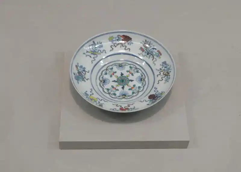 Plate with the eight immortals in doucai polychrome decoration, National Palace Museum
